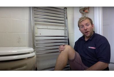 VIDEO - Installing a heated towel rail (timelapse)