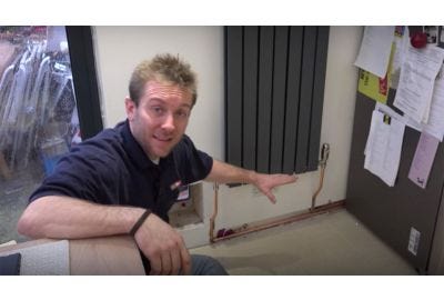 VIDEO - How to install a radiator in a tricky place