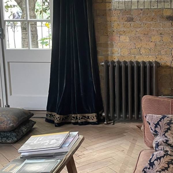 A Paladin Bartholomew electric cast iron radiator
